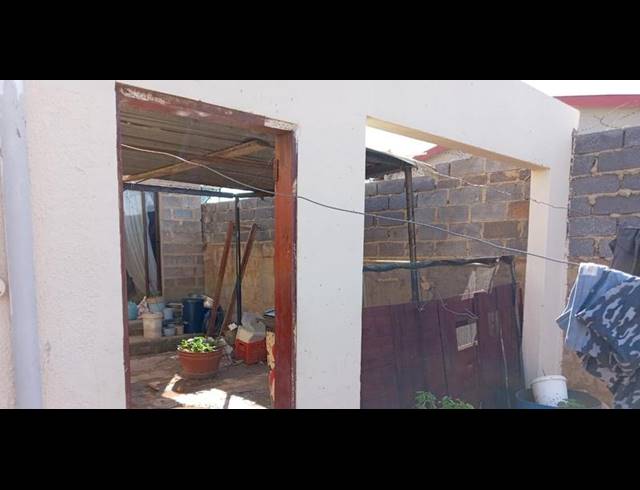 3 BEDROOM HOUSE FOR SALE IN KLIPSPRUIT WEST